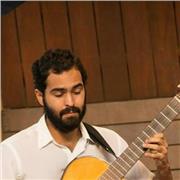 Profesor Doctor en Educación da clases transversales de Música (iniciación, lenguaje, improvisación)